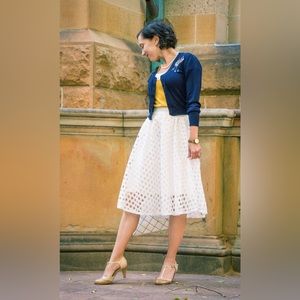 Roz & Ali Snowflake Cutwork Jacquard Skirt in white size S